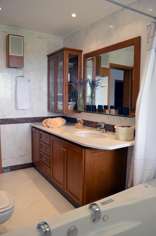 Olive Mansion Suites Marathon  Ngoại thất bức ảnh