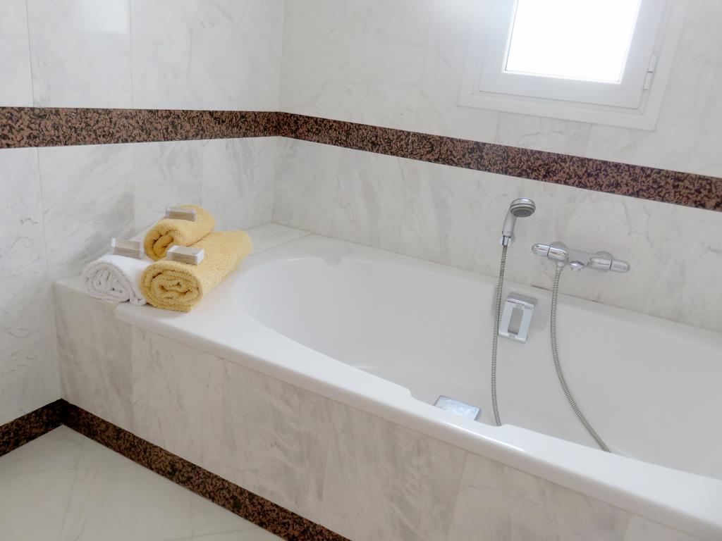 Olive Mansion Suites Marathon  Ngoại thất bức ảnh